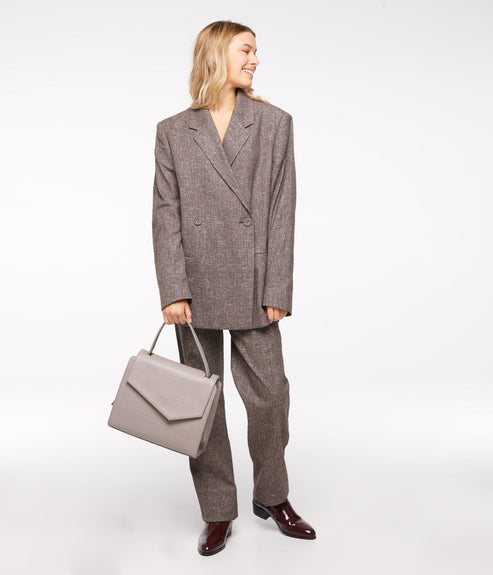 variant::black -- minji dwell black