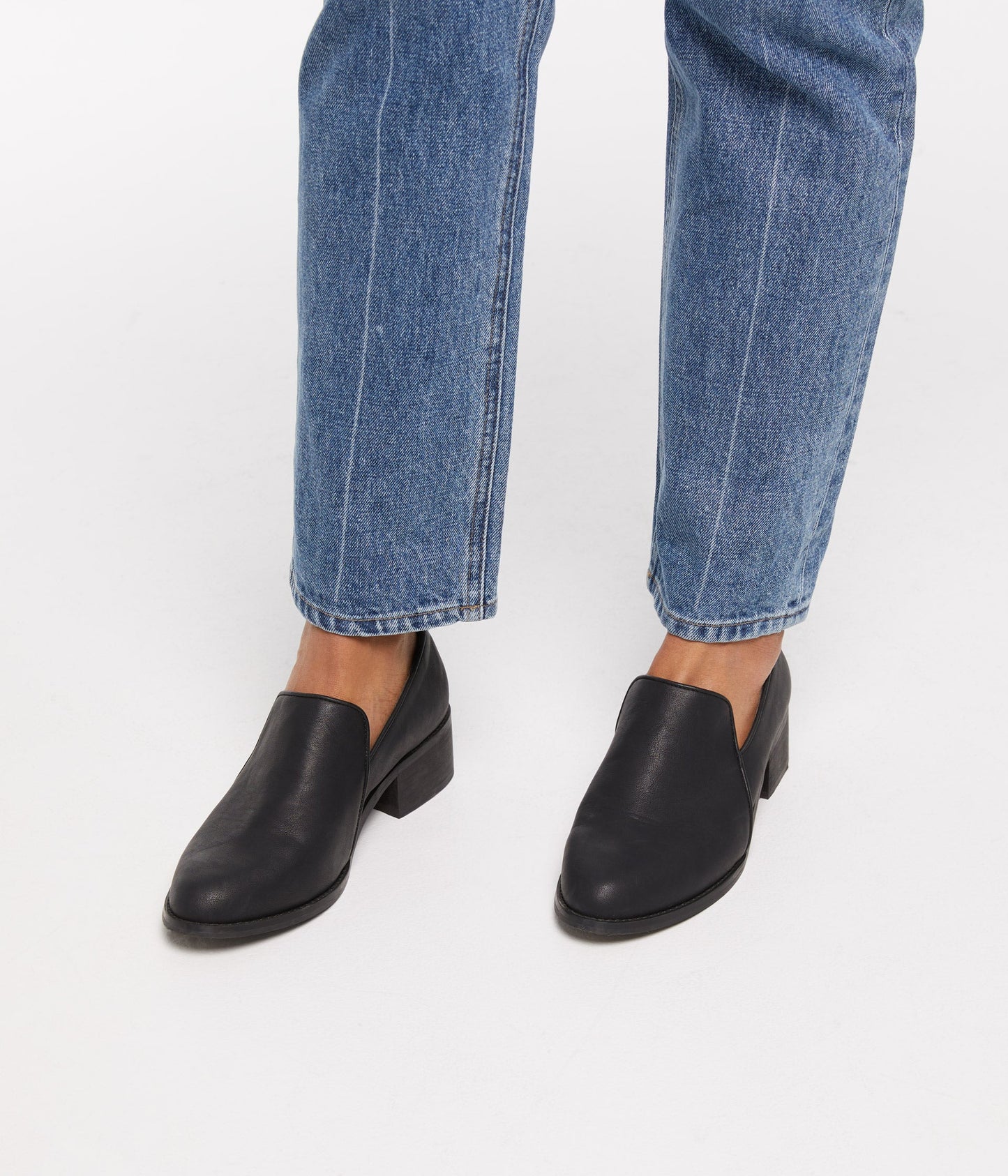 CASTELNAU Vegan Mid Heels | Color: Black - variant::black