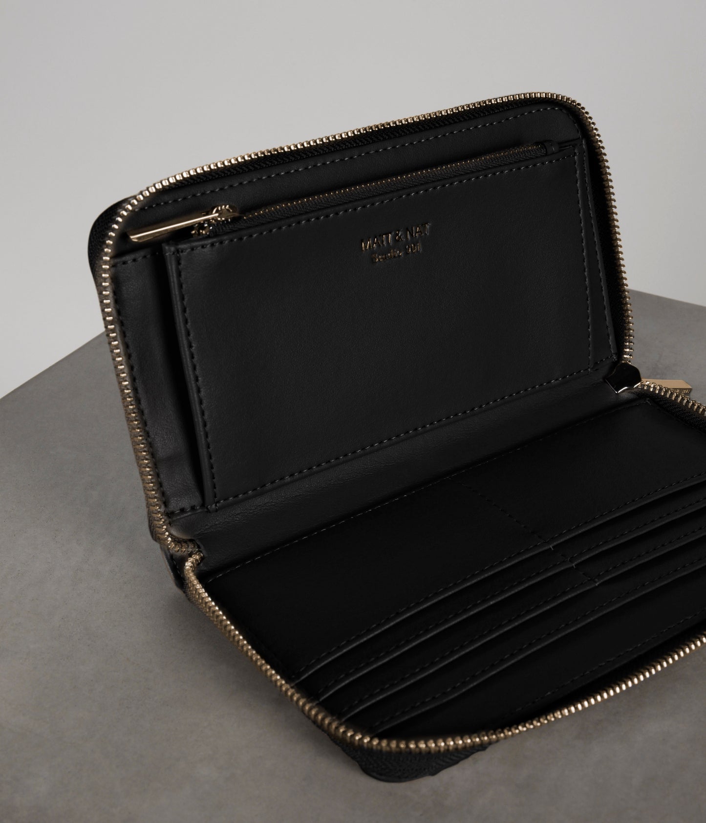 LEICI Vegan Wallet - UPPEAL™ | Color: Black - variant::black