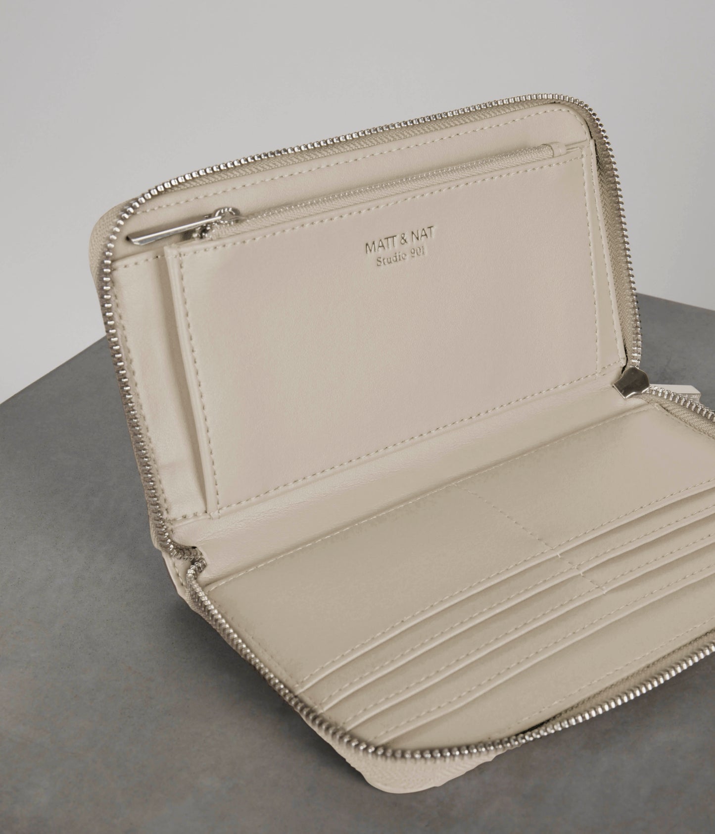 LEICI Vegan Wallet - UPPEAL™ | Color: Pearl - variant::pearl