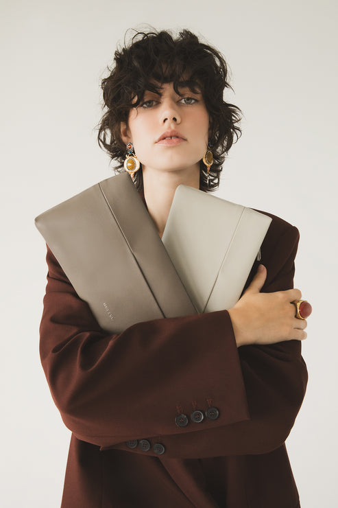 ORNELLA Vegan Clutch - UPPEAL™ | Color: Cappuccino - variant::cappuccino