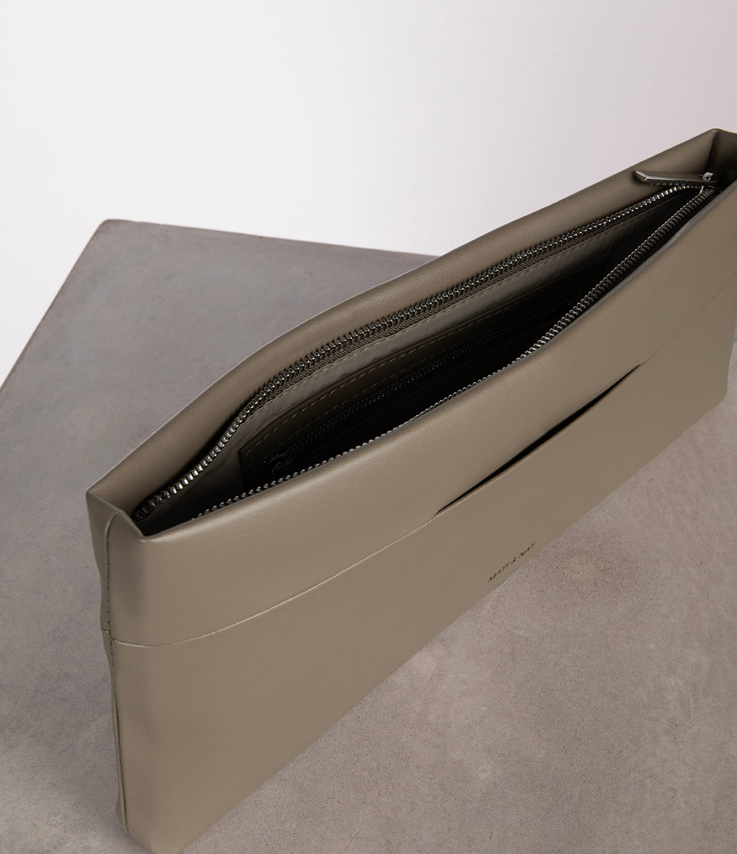 ORNELLA Vegan Clutch - UPPEAL™ | Color: Cappuccino - variant::cappuccino