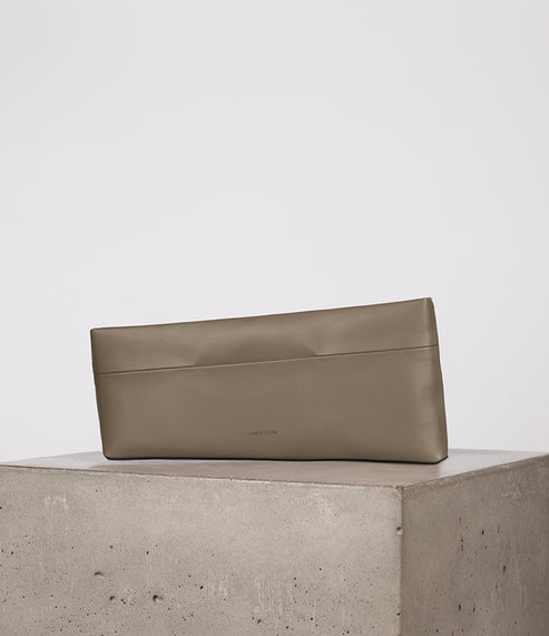 ORNELLA Vegan Clutch - UPPEAL™ | Color: Cappuccino - variant::cappuccino