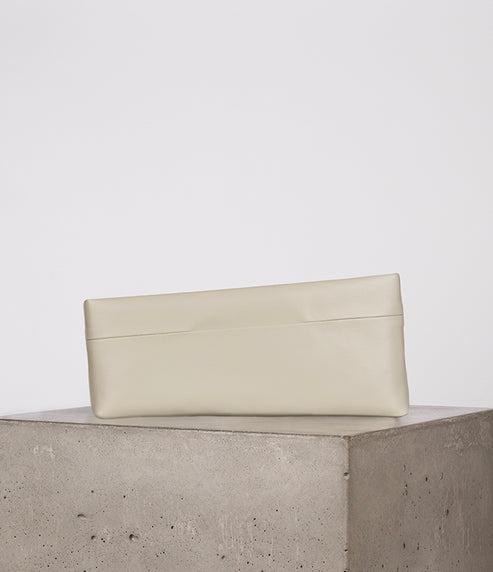 ORNELLA Vegan Clutch - UPPEAL™ | Color: Pearl - variant::pearl