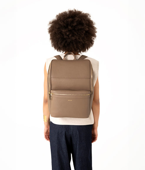 REMI Vegan Backpack – Grain | Color: Fudge - variant::fudge