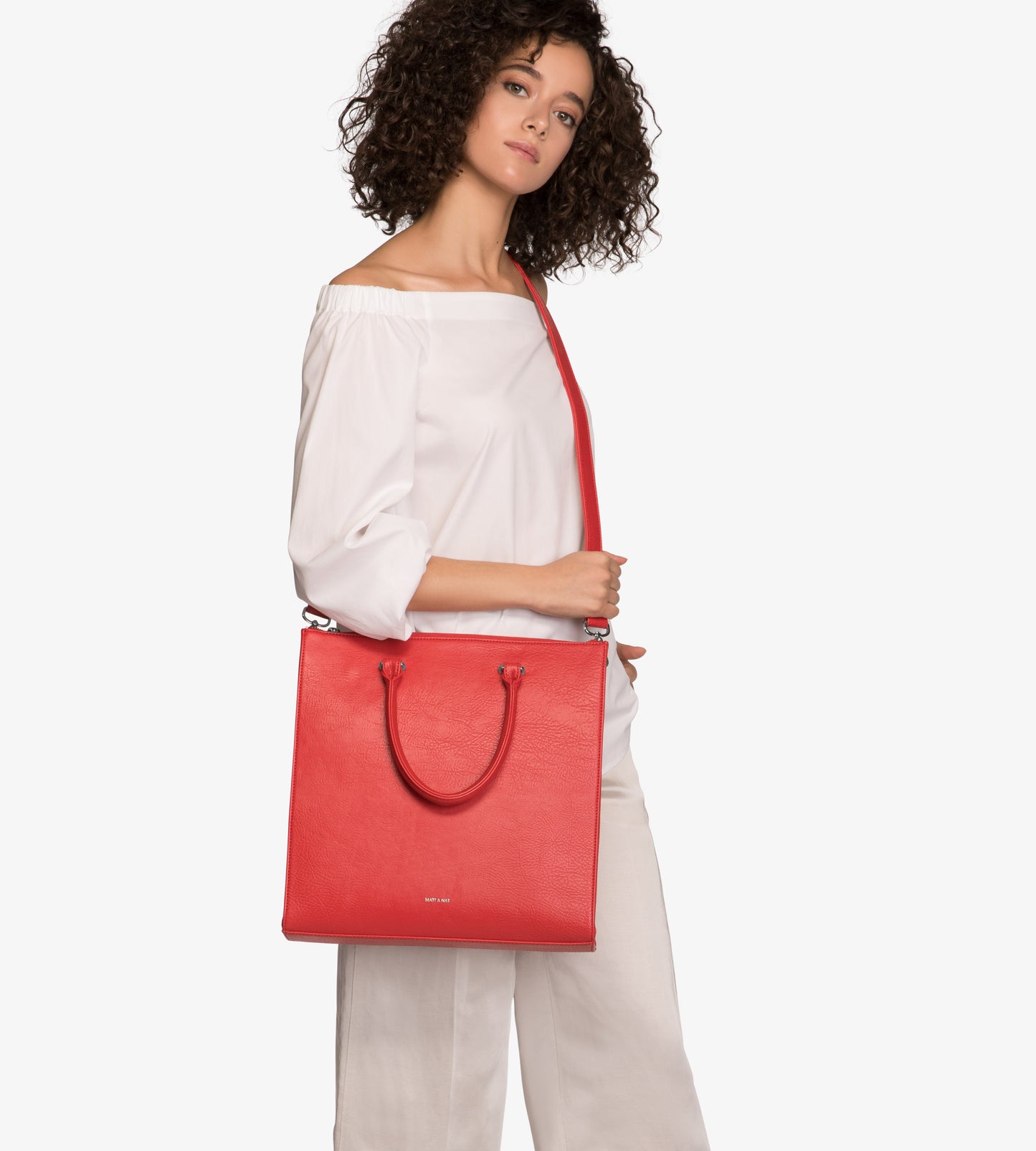 variant::black -- hilton dwell black