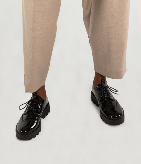 ITZA Women's Vegan Oxford Shoes | Color: Black - variant::black
