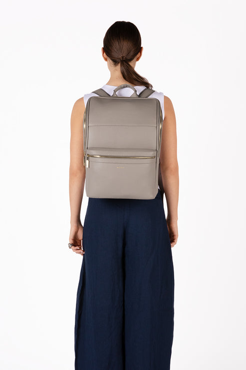 REMI Vegan Backpack – Grain | Color: Plateau - variant::plateau