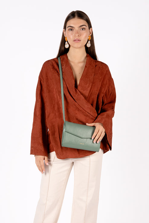 LILIAN Vegan Clutch – Theme | Color: Tea - variant::tea