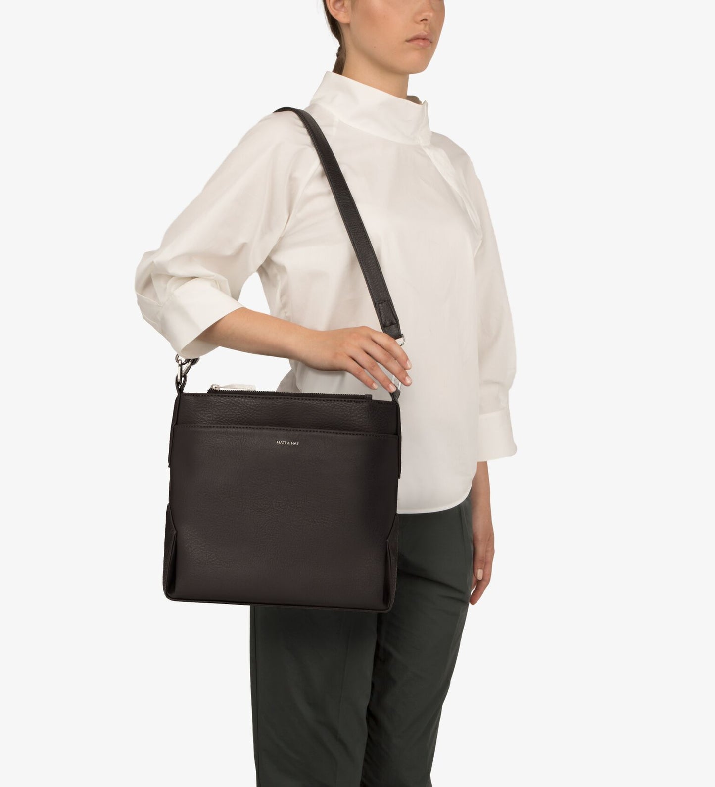 variant:: black -- jorja sm dwell black