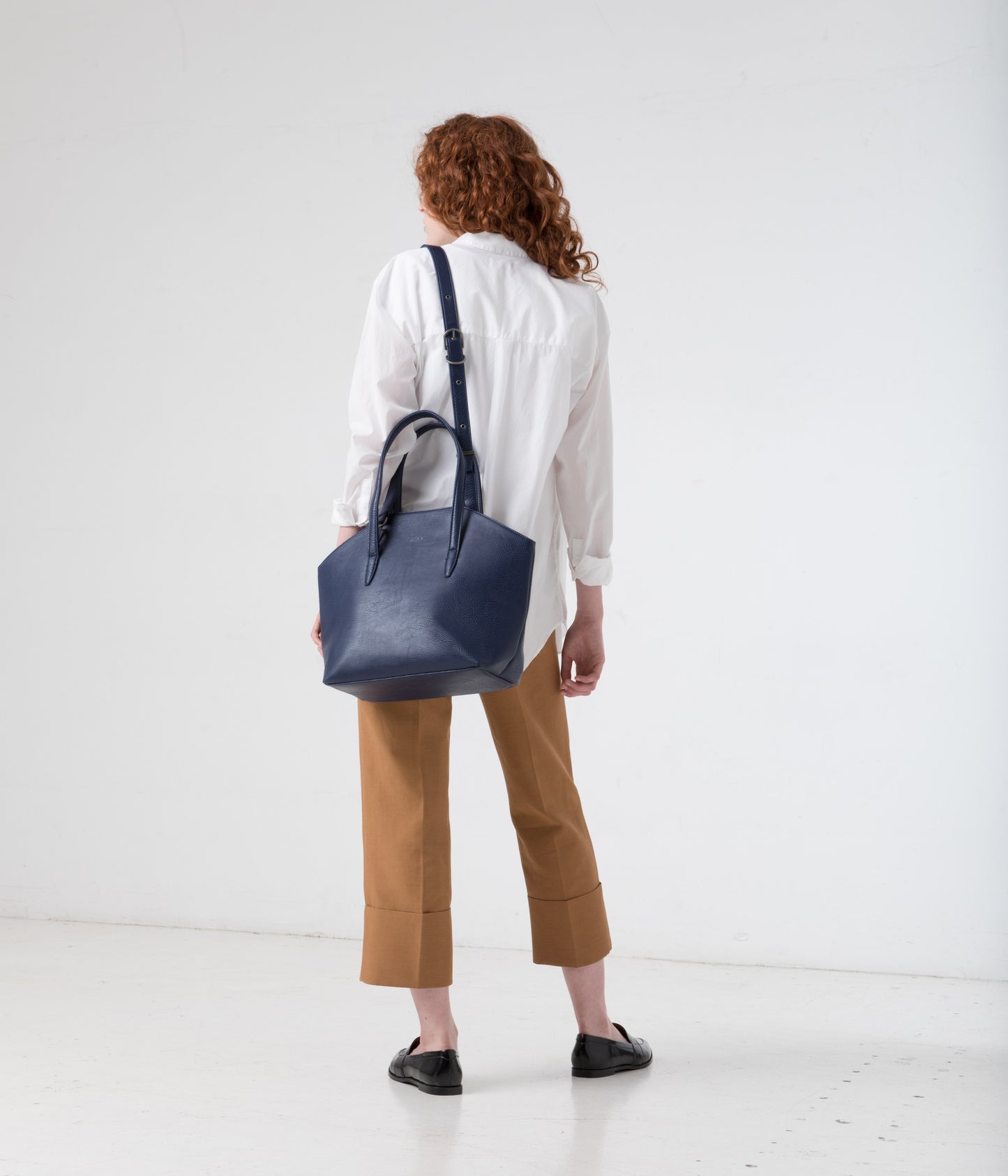 Baxter Vegan Crossbody Tote Bag - Dwell | Color: cement- variant::cement