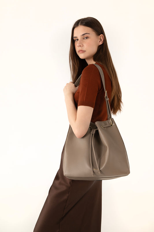 JAN Vegan Bucket Bag – Theme | Color: Tomato - variant::tomato